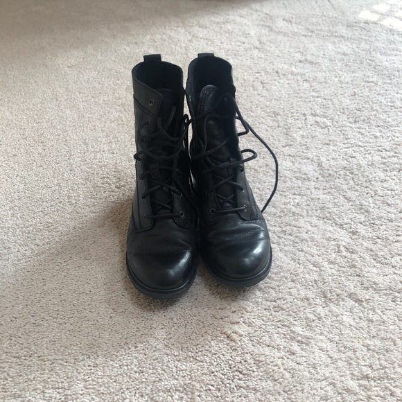 timberland sutherlin bay mid lace boot